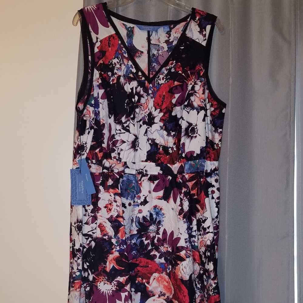 NWT Simply Vera dress with pockets